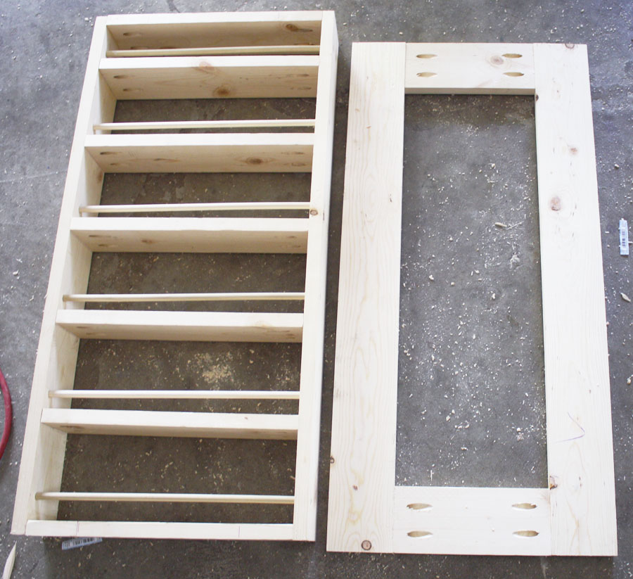 DIY Pallet Spice Rack