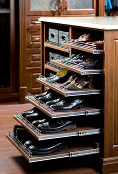 Customized Pallet Shoe Rack