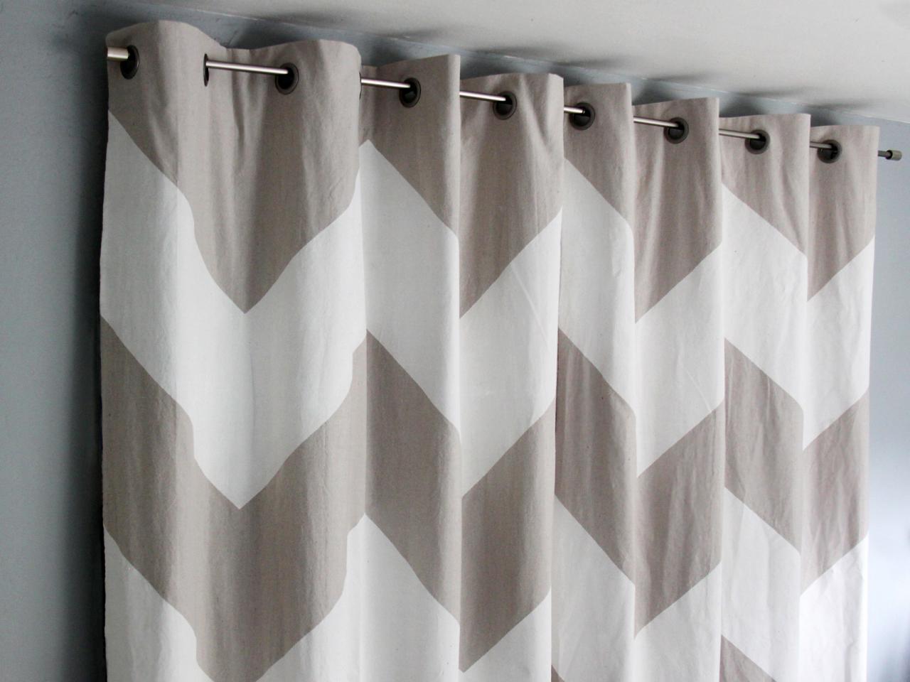 Easy No-Sew Bedroom Curtain