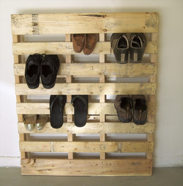 Pallet Shoe Rack DIY Project