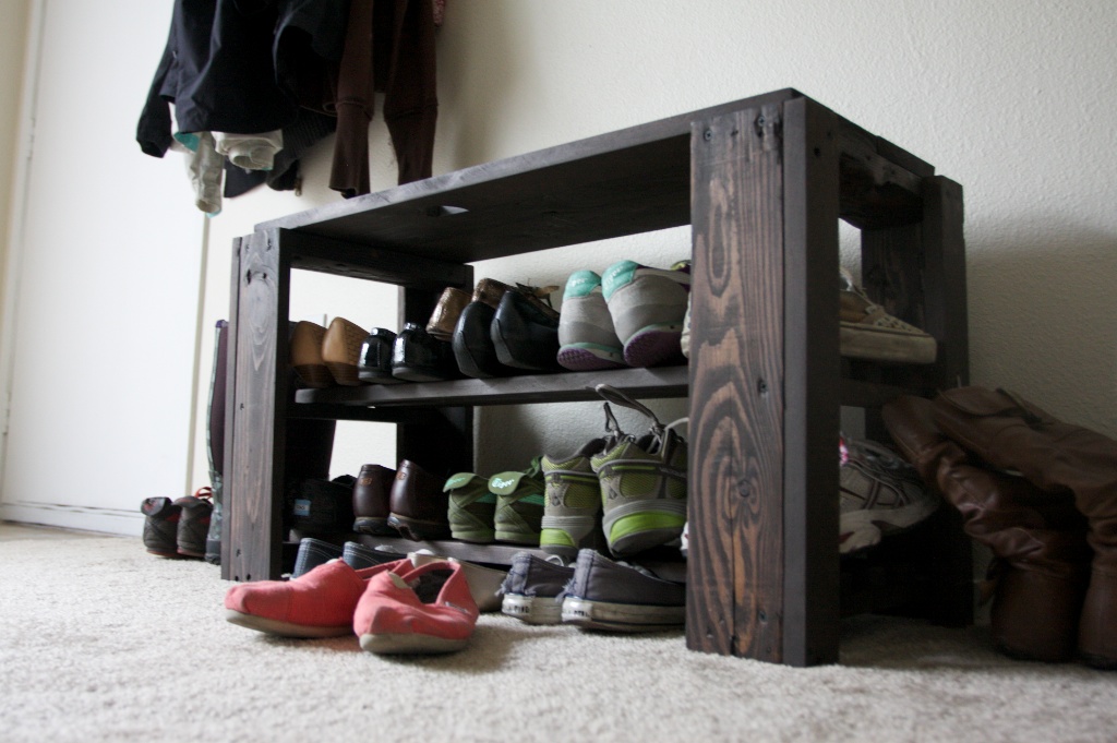 Outdoor Shoe Rack Made From Pallets