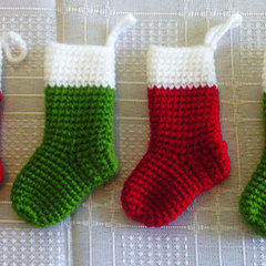 easy crochet mini christmas stocking