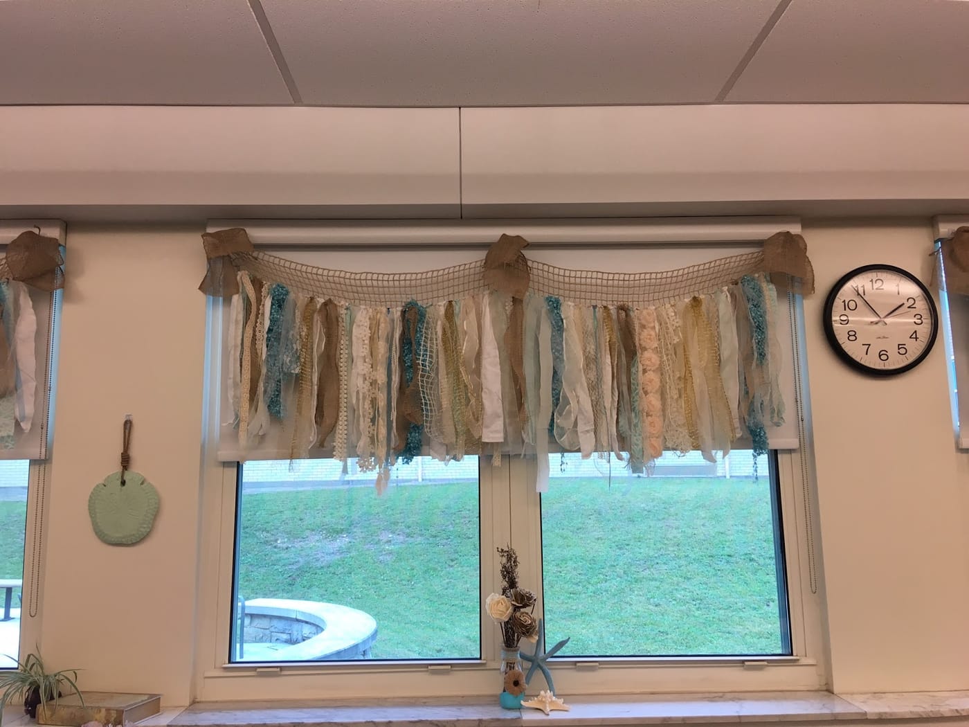 No-Sew Curtains for Classroom