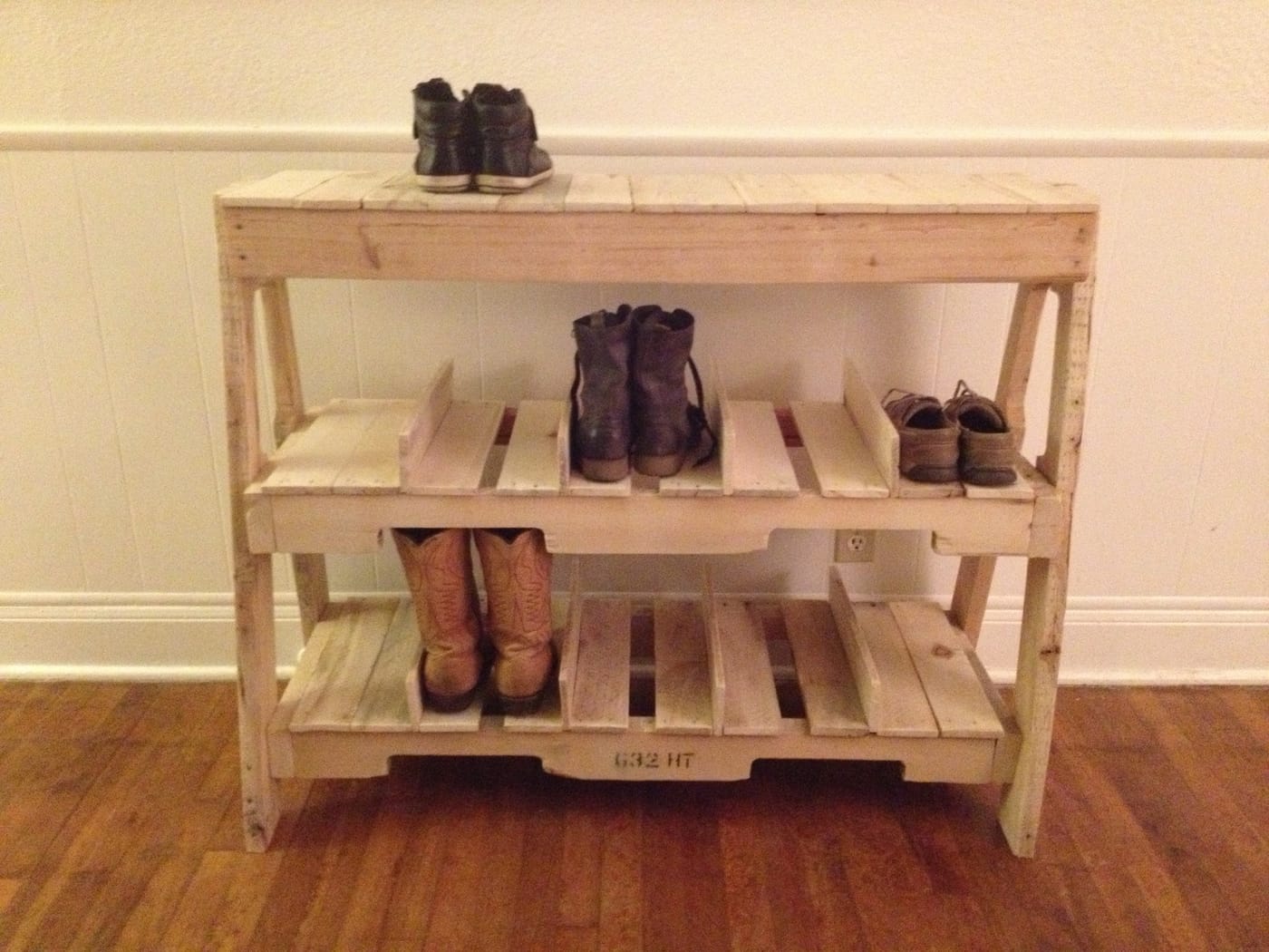 Repurposed Pallet Shoe Rack