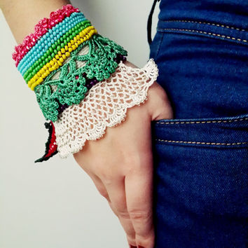 Lacy Crochet Bracelet Pattern