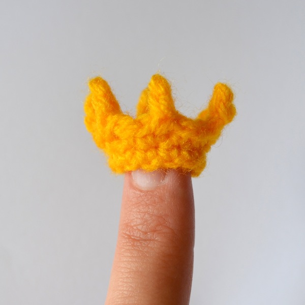 Crochet Mini Crown Free Pattern