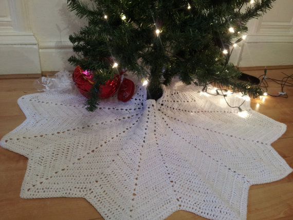 Crochet Snowflake Tree Skirt Pattern