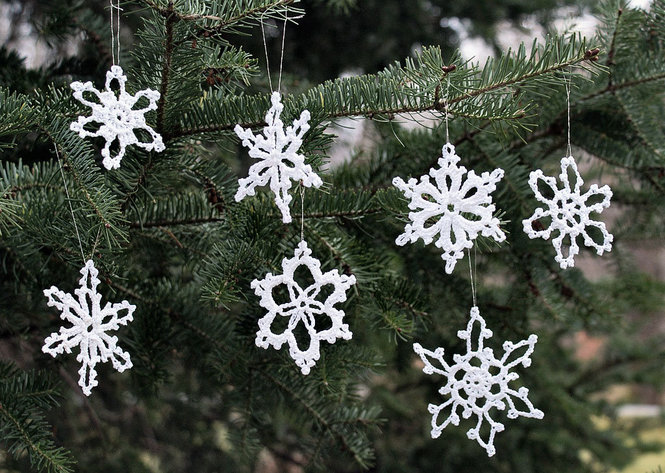 crochet snowflake ornament tutorial