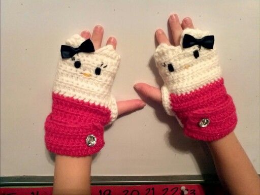 hello kitty fingerless gloves crochet pattern free