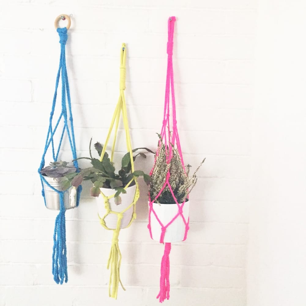 Simple macramé plant hanger instructions